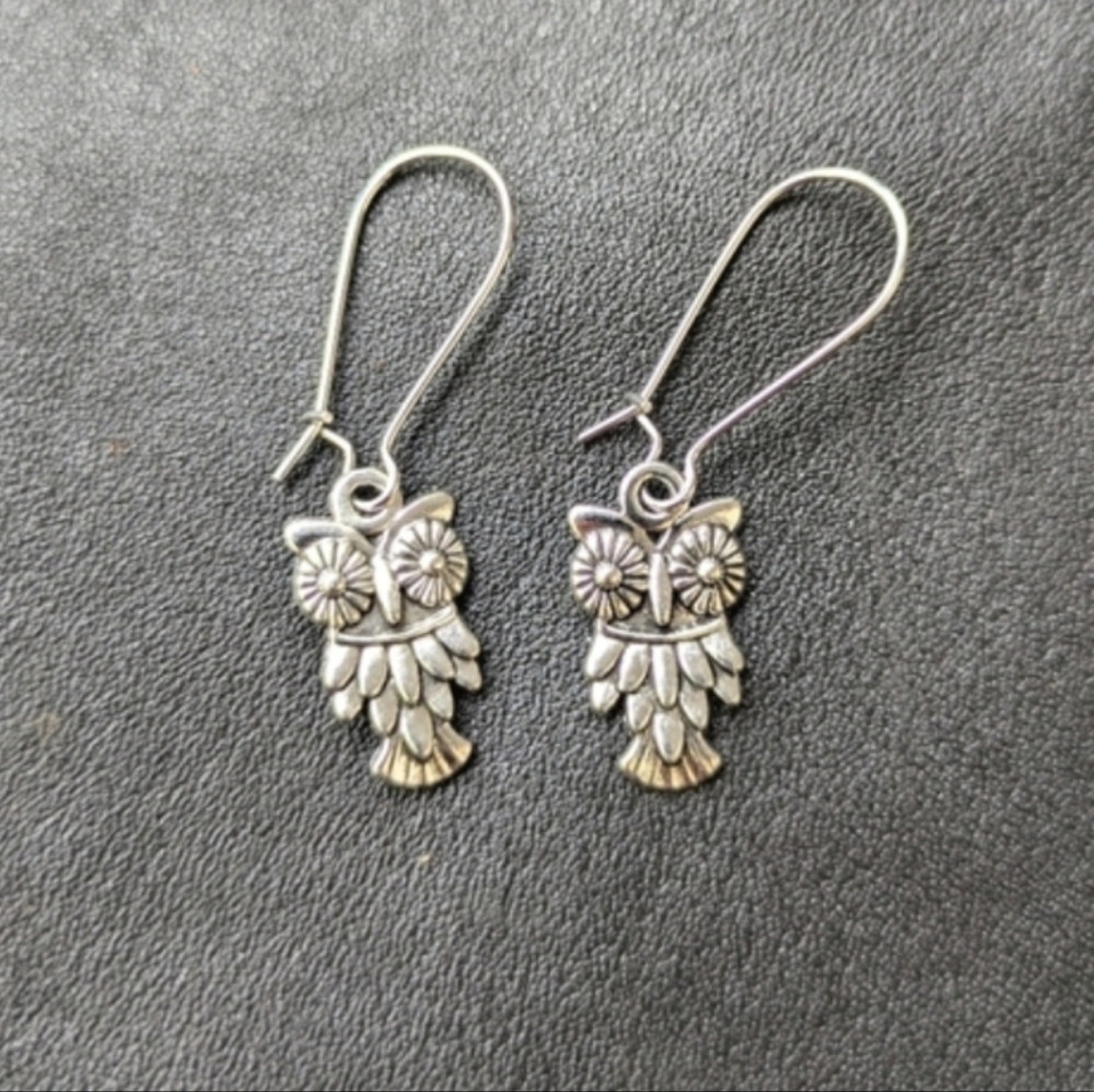 NWOT Silver Tone Owl Dangle Earrings Boho Birds Nature Cabincore 1.5"